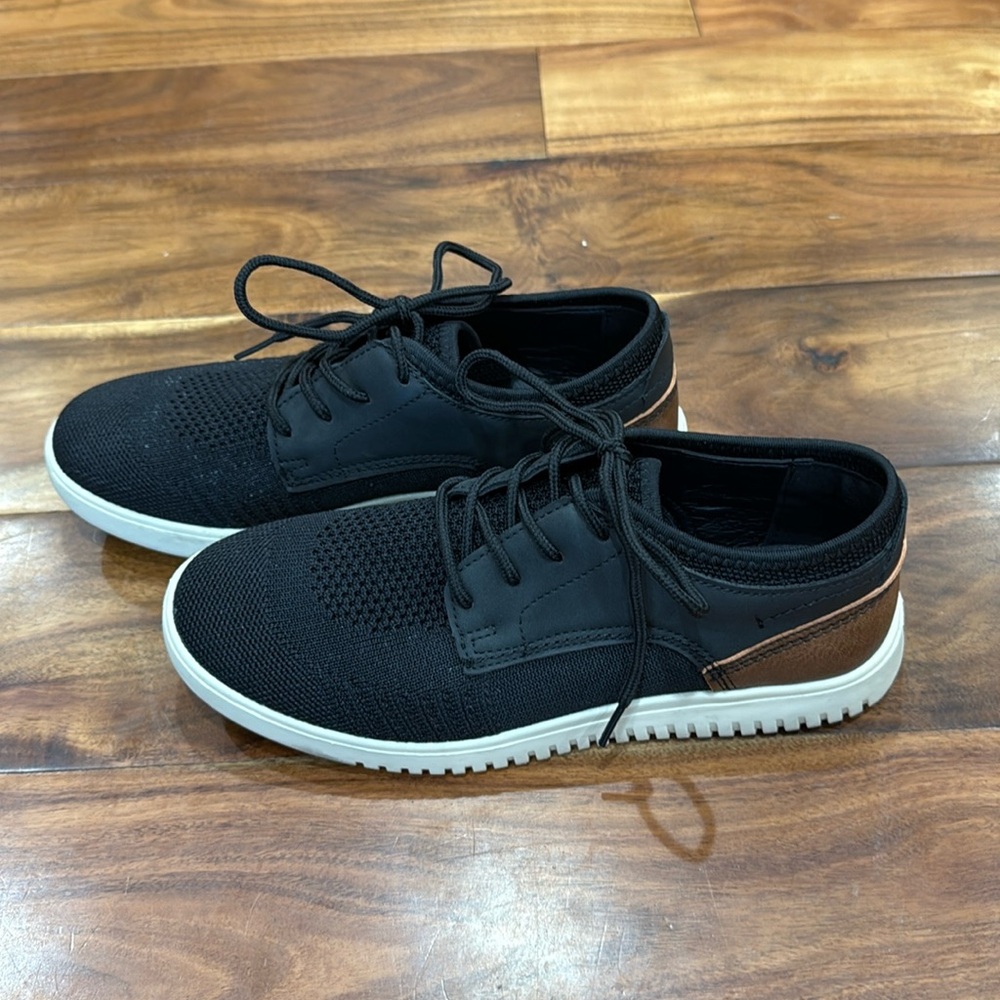 EUC Steve Madden shoes, size 5